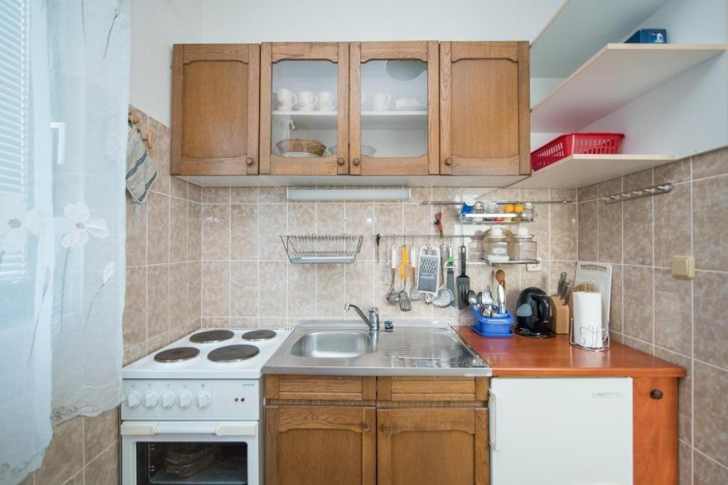 Apartments Natasa 수페타르 외부 사진
