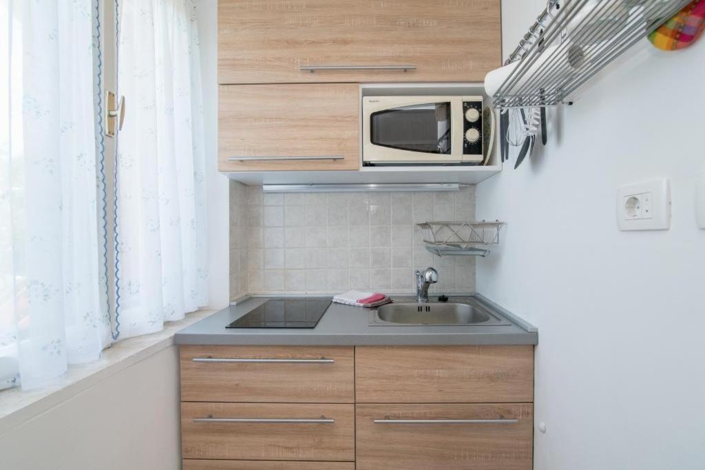 Apartments Natasa 수페타르 외부 사진