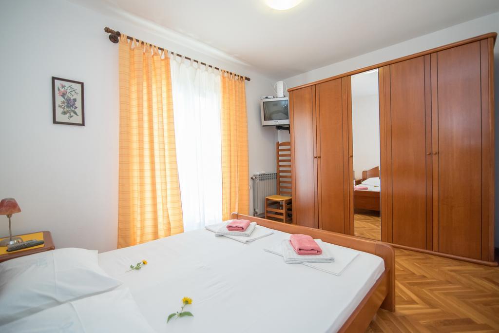 Apartments Natasa 수페타르 외부 사진